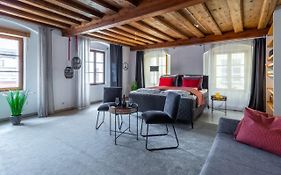 BARONHAUS Aparthotel & Suites